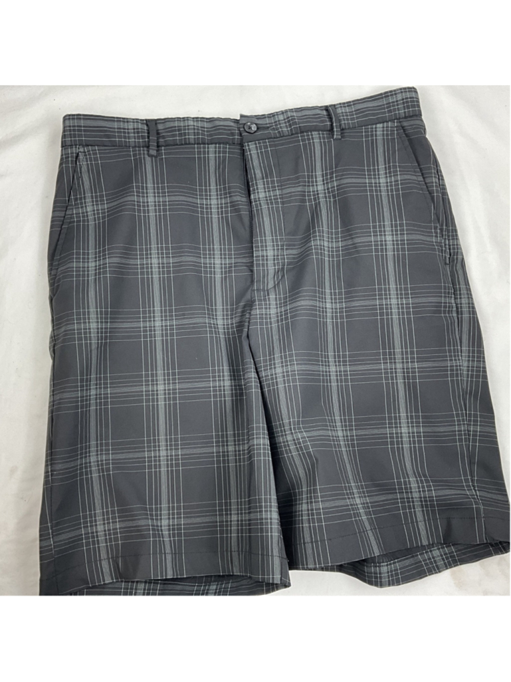 Men’s Slazenger Golf Shorts W34 Black Plaid